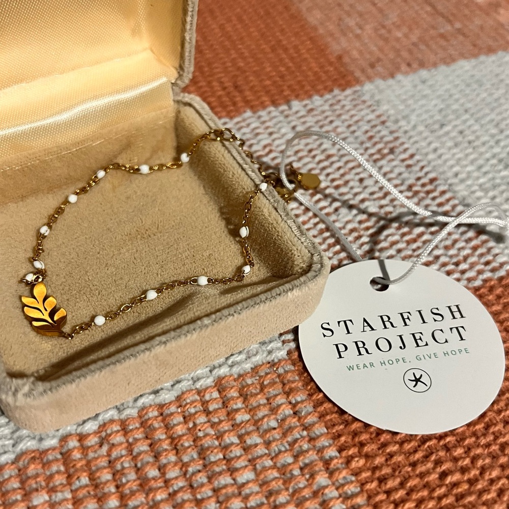 Gold Laurel Bracelet
